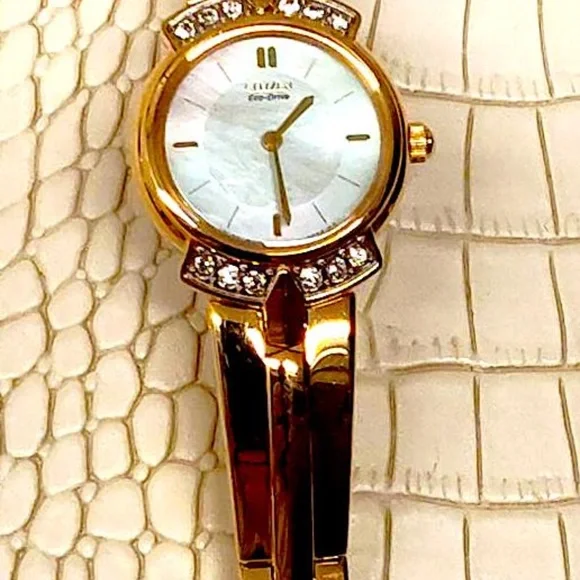 More Rare Near New Citizens Elegant Classic Ladies Eco Drive Gold Finish Dress W